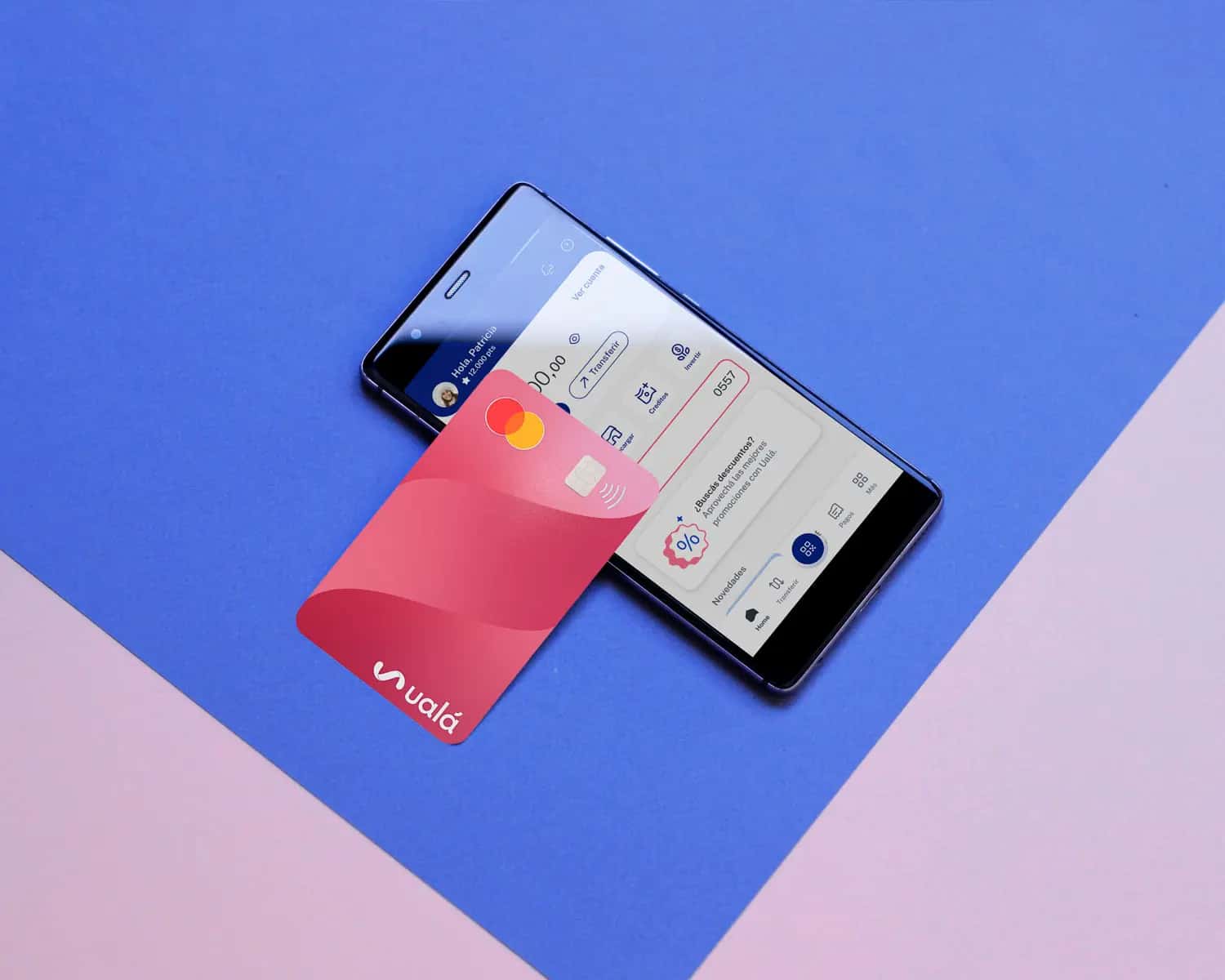 Imagen de la tarjeta prepaga Ualá y la app de Ualá.